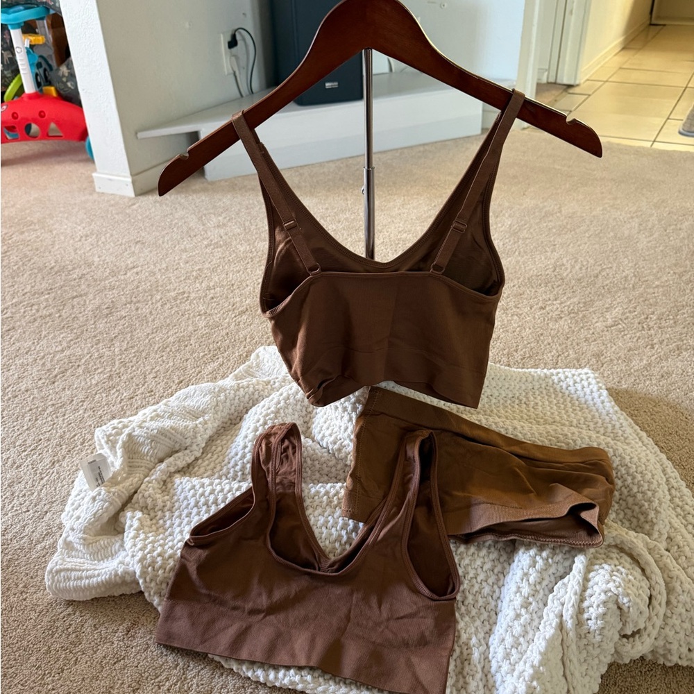 NWT Rhonda Shear M Brown Everyday Bralette Trio - Picture 2 of 2